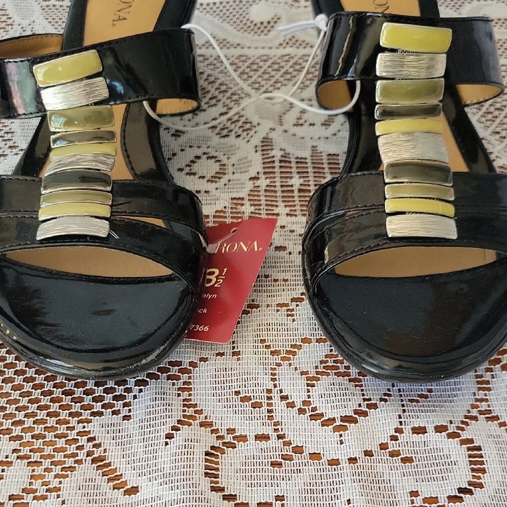 **NEW** MERONA Black 2 1/4